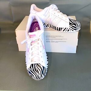 Adidas Superstar Women’s Sneakers Shoes
Size 7.5 Cloud White Bliss Lilac LN